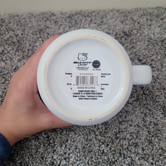 Hello Kitty Mug - Picture 2 of 2